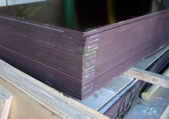 Фанера 18х1220х2440мм ФОФ ламинированная (Б/Н>10л=3189руб)