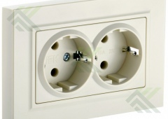 Розетка IEK BRITE беж. 2м. с/з  + рамка