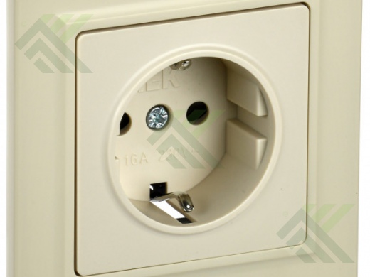Розетка IEK BRITE беж. 1м с/з + рамка